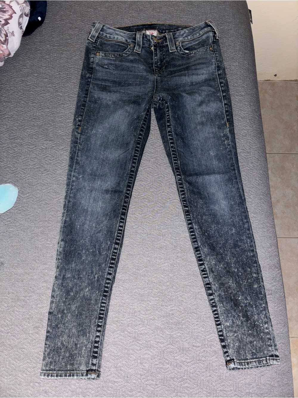 Women’s Dark Wash true religion Skinny Jeans - Black Acid Wash